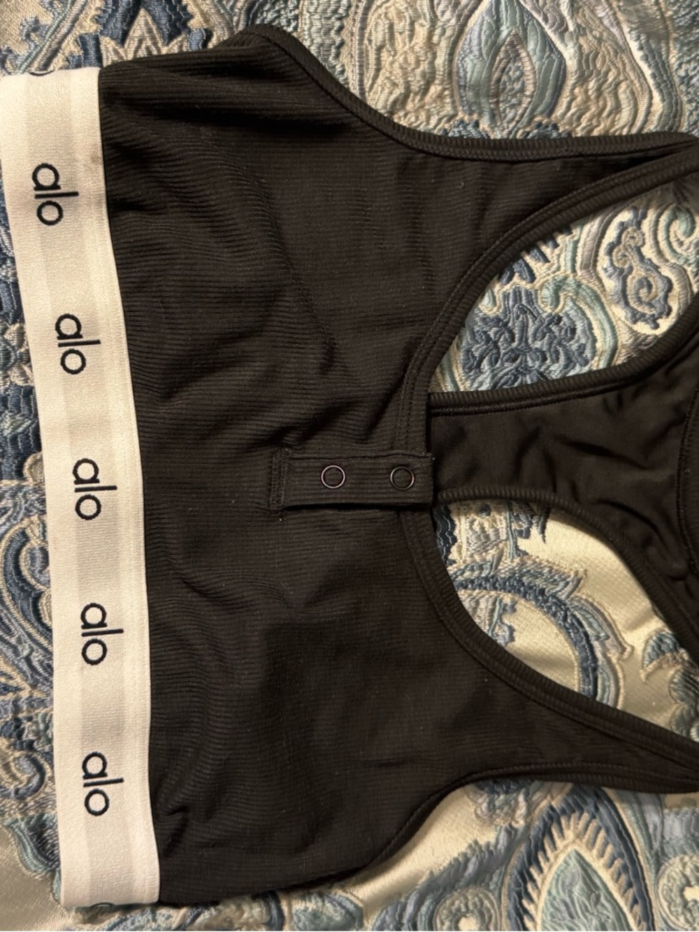 Alo Yoga Icon Ribbed Henley Bra size Small